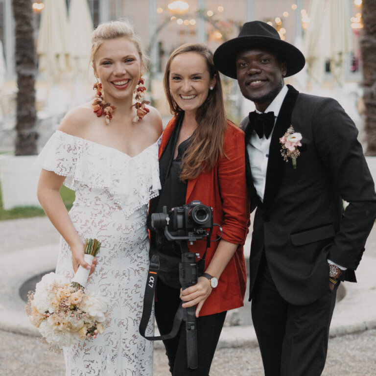 Salome Sommer with a couple on their wedding day