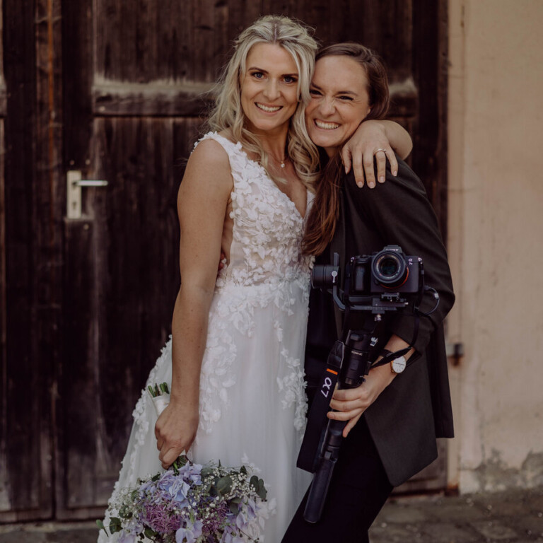 Salome Sommer with a couple on their wedding day